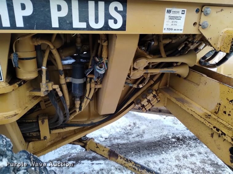 image for item LN9926 2005 Caterpillar 140H VHP motor grader