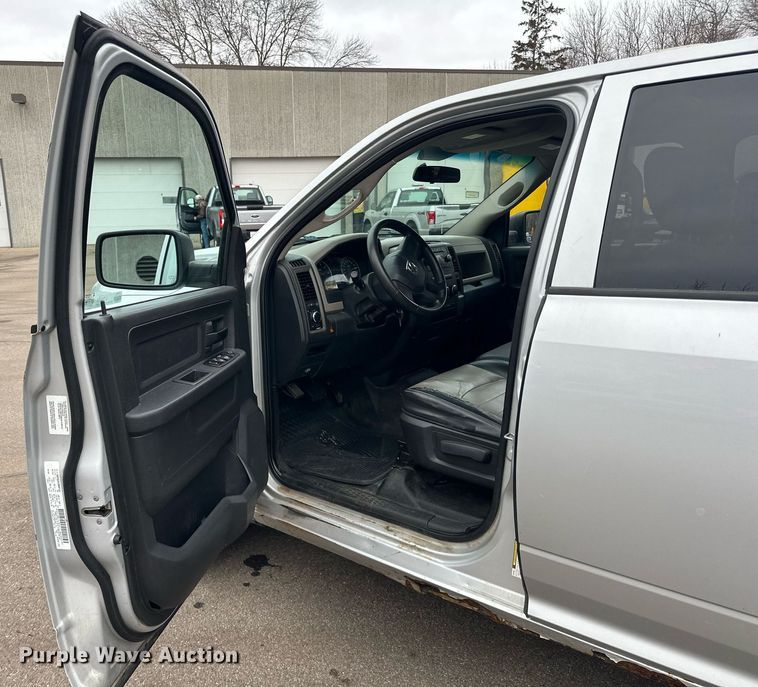 image for item LO9485 2011 Dodge Ram 1500 Crew Cab pickup truck