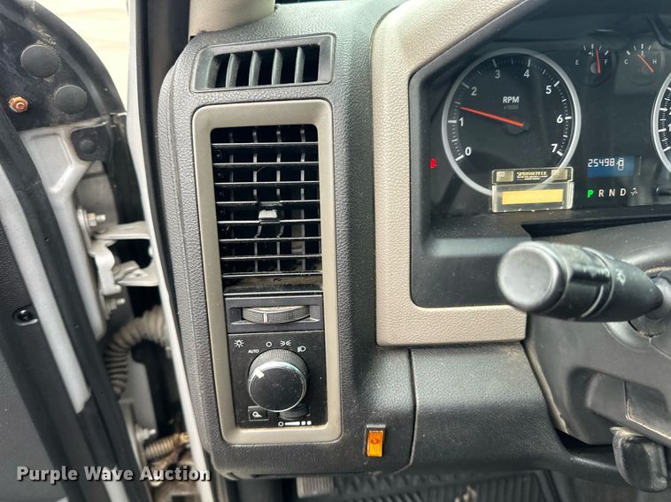 image for item LO9485 2011 Dodge Ram 1500 Crew Cab pickup truck