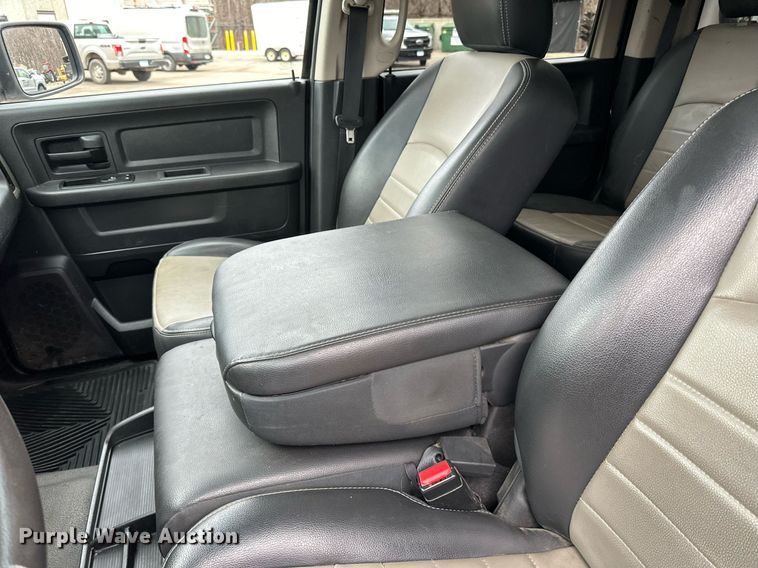 image for item LO9485 2011 Dodge Ram 1500 Crew Cab pickup truck