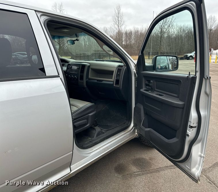 image for item LO9485 2011 Dodge Ram 1500 Crew Cab pickup truck