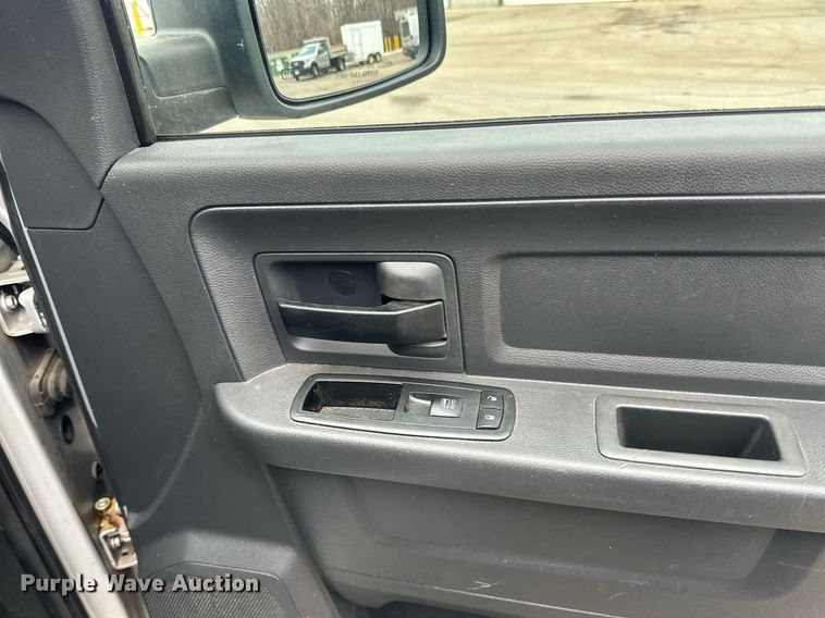 image for item LO9485 2011 Dodge Ram 1500 Crew Cab pickup truck