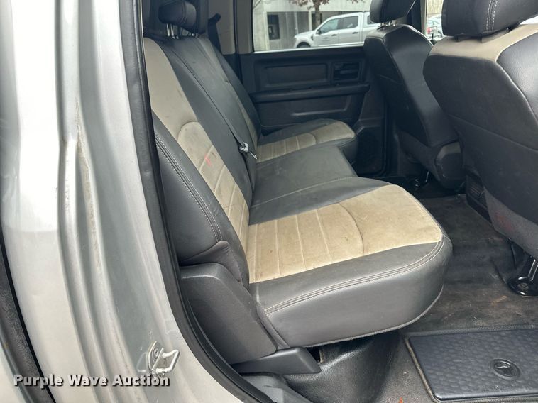 image for item LO9485 2011 Dodge Ram 1500 Crew Cab pickup truck