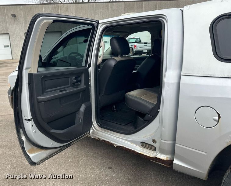 image for item LO9485 2011 Dodge Ram 1500 Crew Cab pickup truck