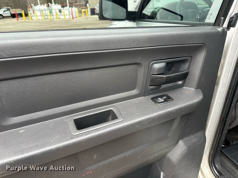 image for item LO9485 2011 Dodge Ram 1500 Crew Cab pickup truck