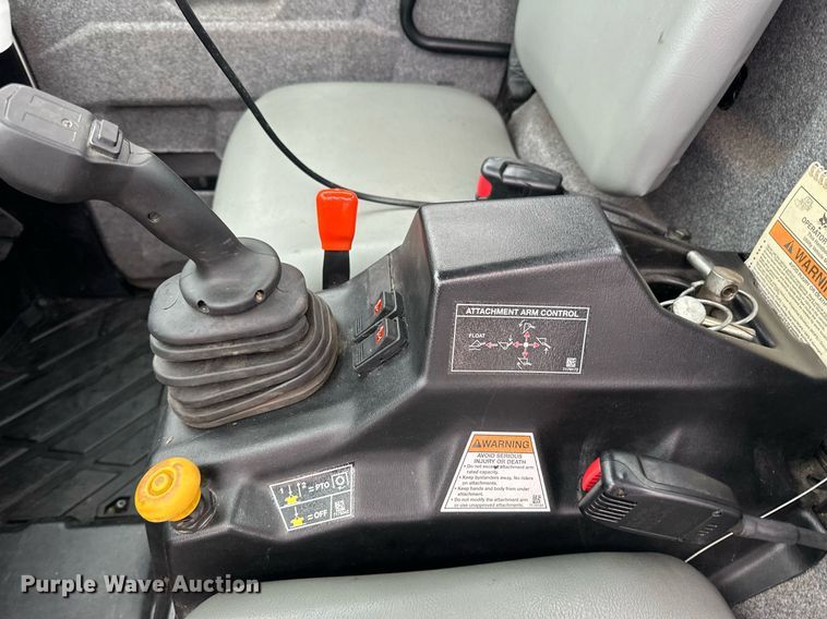 image for item LO9487 2016 Bobcat Toolcat 3650 utility vehicle