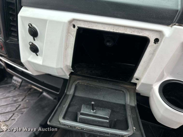 image for item LO9487 2016 Bobcat Toolcat 3650 utility vehicle