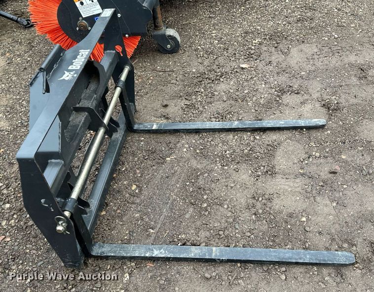 image for item LO9487 2016 Bobcat Toolcat 3650 utility vehicle