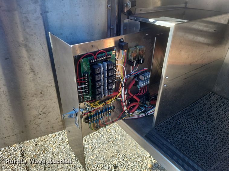 image for item MI9935 1999 Chevrolet C8500 tanker fire truck