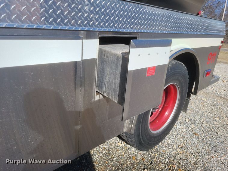 image for item MI9935 1999 Chevrolet C8500 tanker fire truck