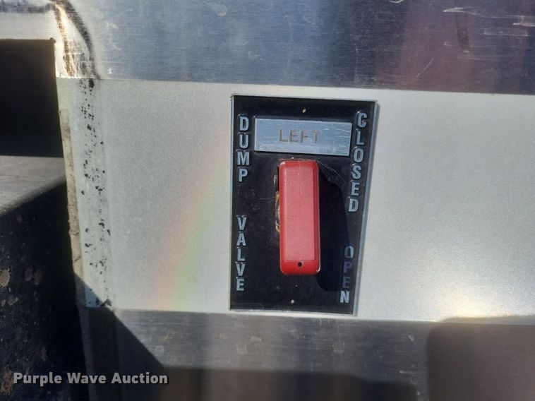 image for item MI9935 1999 Chevrolet C8500 tanker fire truck