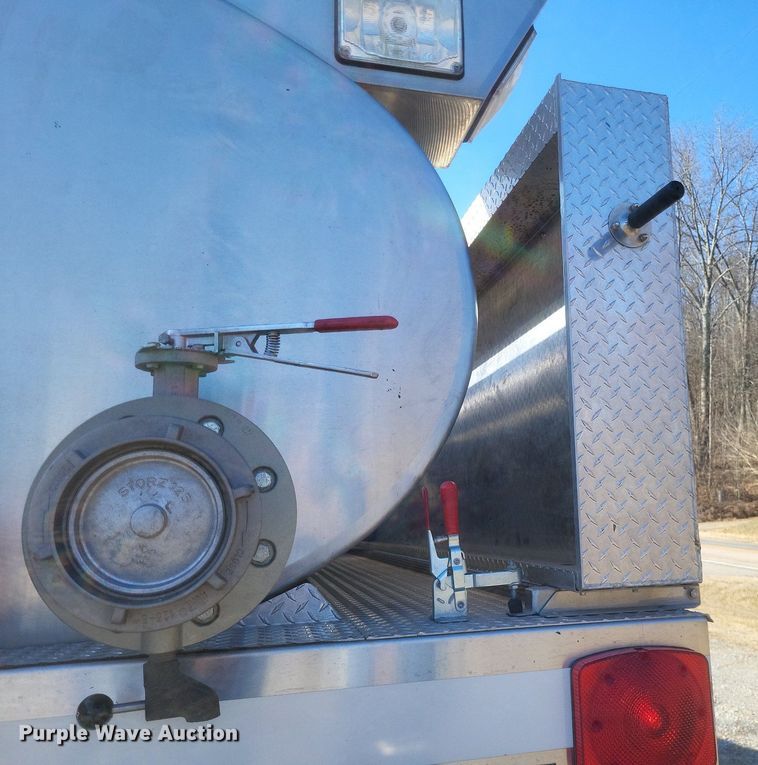 image for item MI9935 1999 Chevrolet C8500 tanker fire truck