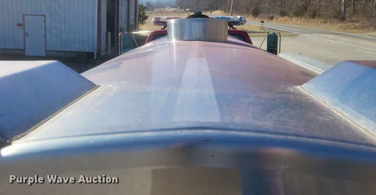 image for item MI9935 1999 Chevrolet C8500 tanker fire truck