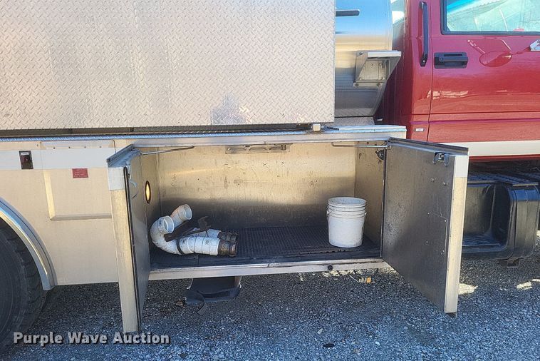 image for item MI9935 1999 Chevrolet C8500 tanker fire truck