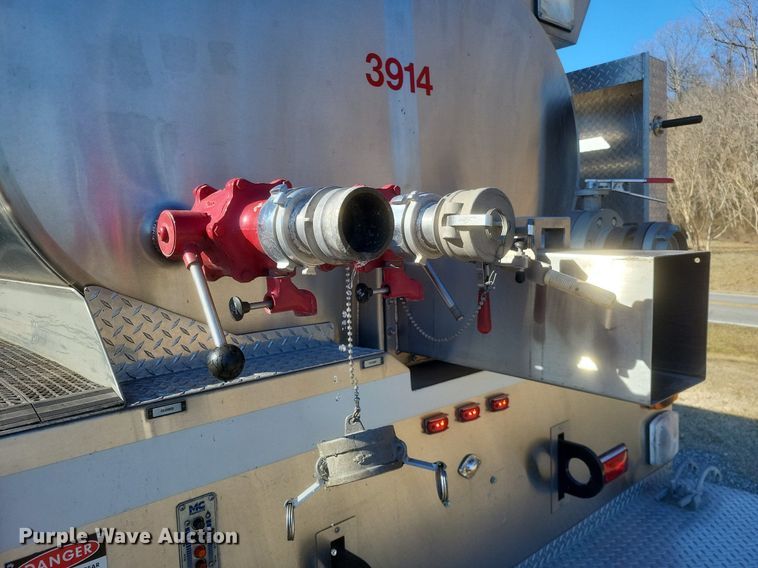 image for item MI9935 1999 Chevrolet C8500 tanker fire truck