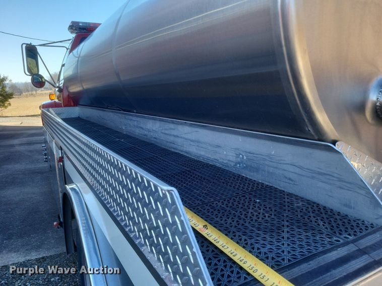 image for item MI9935 1999 Chevrolet C8500 tanker fire truck