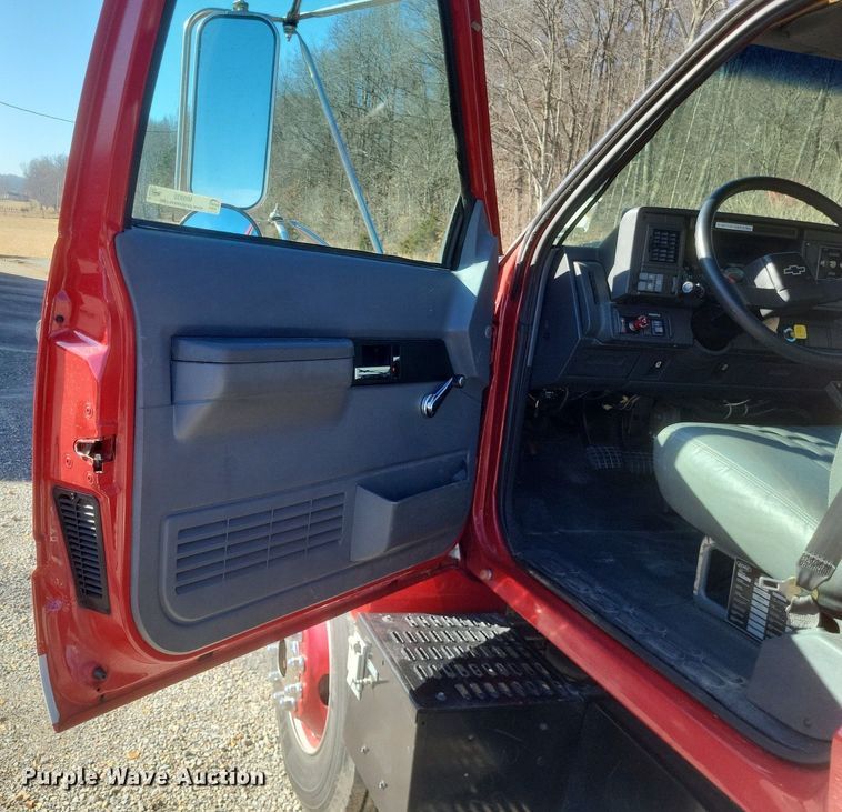 image for item MI9935 1999 Chevrolet C8500 tanker fire truck