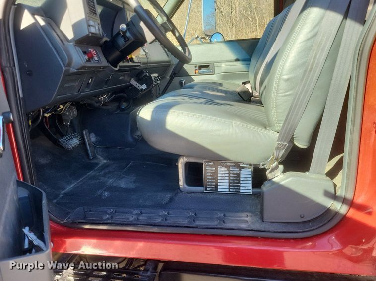 image for item MI9935 1999 Chevrolet C8500 tanker fire truck