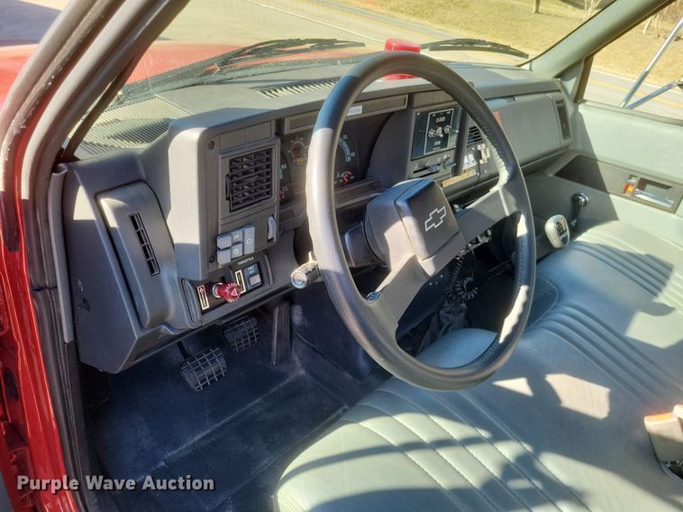 image for item MI9935 1999 Chevrolet C8500 tanker fire truck