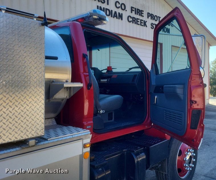 image for item MI9935 1999 Chevrolet C8500 tanker fire truck