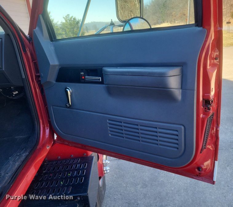 image for item MI9935 1999 Chevrolet C8500 tanker fire truck