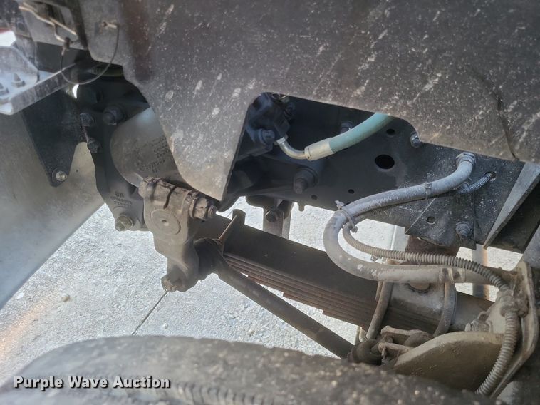 image for item MI9935 1999 Chevrolet C8500 tanker fire truck