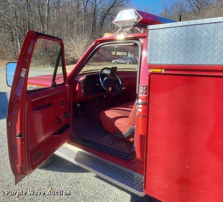 image for item MI9936 1988 Ford F350 XL brush fire truck