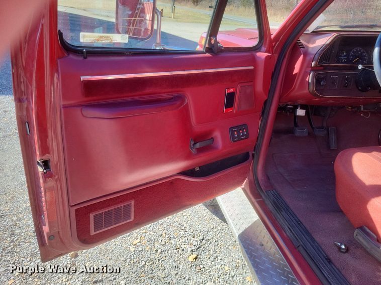 image for item MI9936 1988 Ford F350 XL brush fire truck