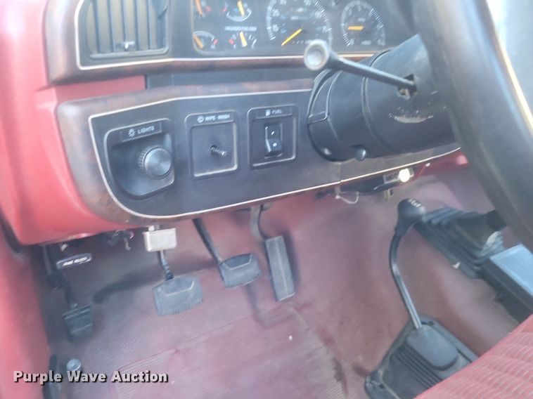 image for item MI9936 1988 Ford F350 XL brush fire truck