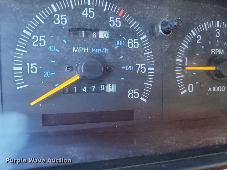 image for item MI9936 1988 Ford F350 XL brush fire truck