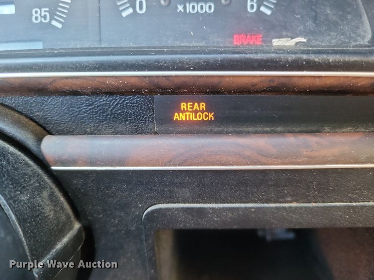 image for item MI9936 1988 Ford F350 XL brush fire truck