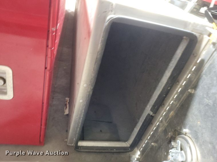 image for item MI9940 Fire fighting equipment