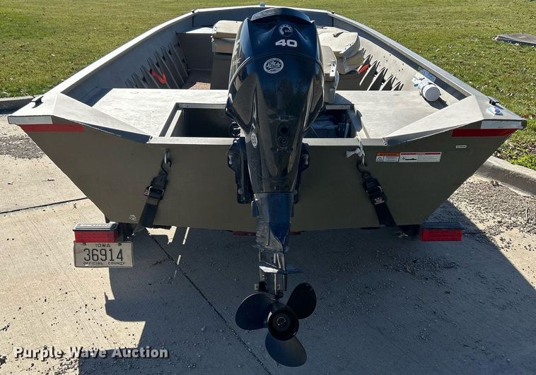 image for item MO9075 2008 Alumacraft 1860A boat