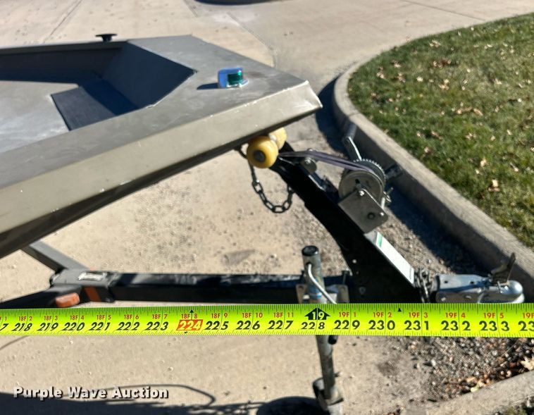 image for item MO9075 2008 Alumacraft 1860A boat