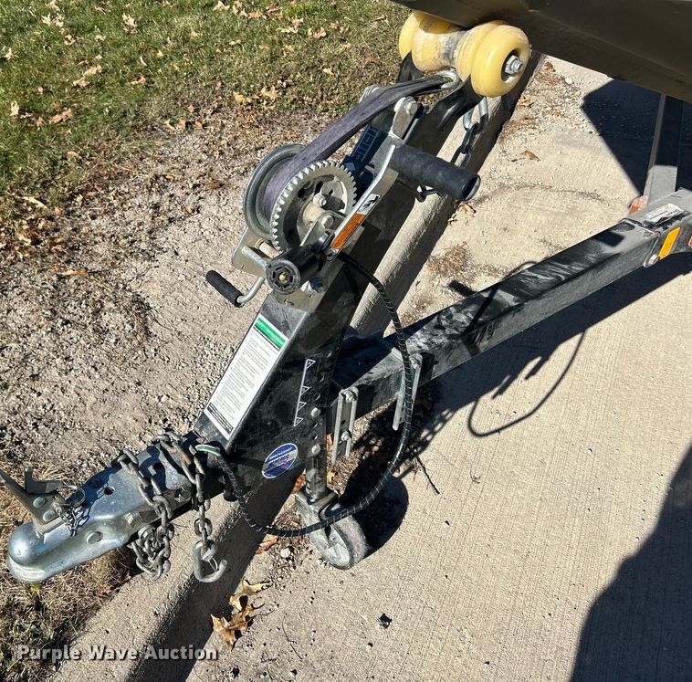 image for item MO9075 2008 Alumacraft 1860A boat