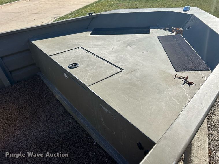 image for item MO9075 2008 Alumacraft 1860A boat