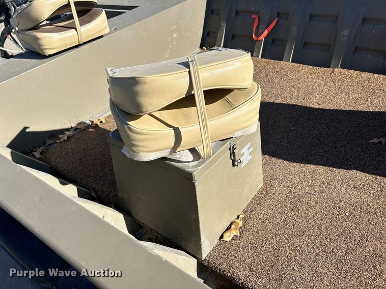 image for item MO9075 2008 Alumacraft 1860A boat