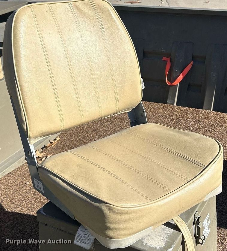 image for item MO9075 2008 Alumacraft 1860A boat