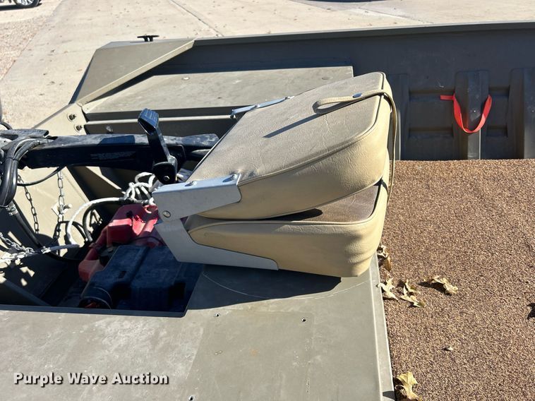 image for item MO9075 2008 Alumacraft 1860A boat