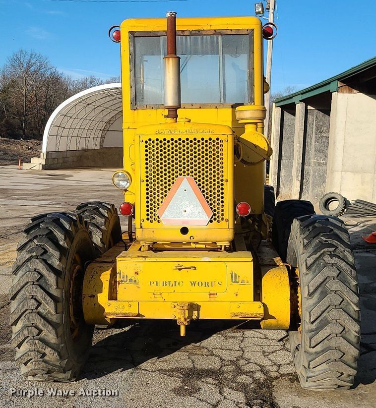 image for item MQ9615 1971 Caterpillar  112F rigid frame motor grader