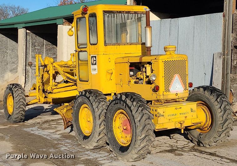 image for item MQ9615 1971 Caterpillar  112F rigid frame motor grader