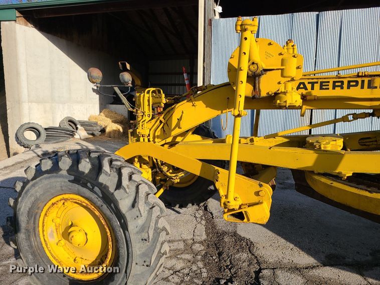 image for item MQ9615 1971 Caterpillar  112F rigid frame motor grader