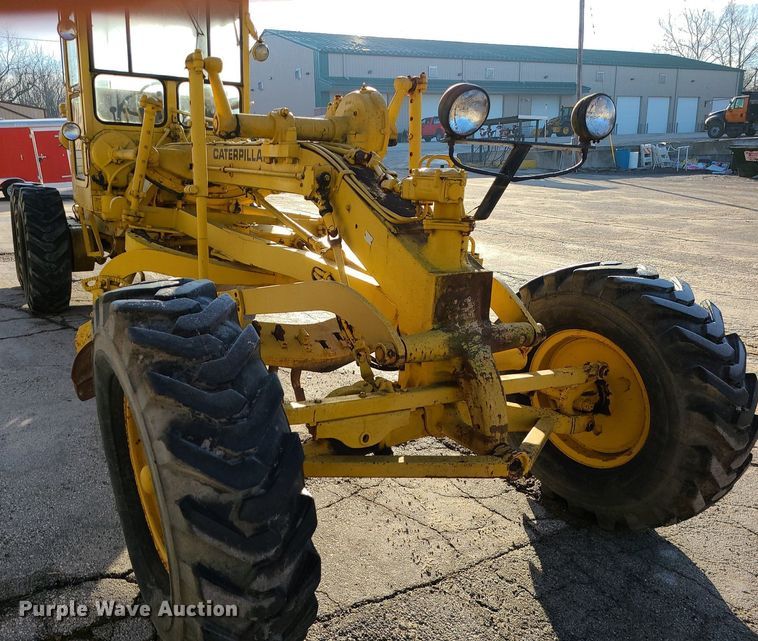 image for item MQ9615 1971 Caterpillar  112F rigid frame motor grader