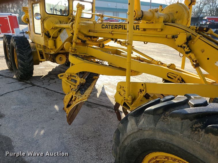 image for item MQ9615 1971 Caterpillar  112F rigid frame motor grader