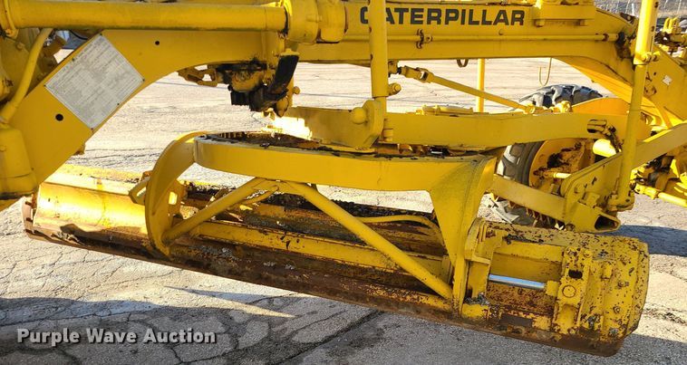 image for item MQ9615 1971 Caterpillar  112F rigid frame motor grader