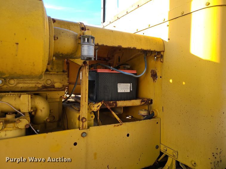 image for item MQ9615 1971 Caterpillar  112F rigid frame motor grader