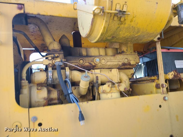 image for item MQ9615 1971 Caterpillar  112F rigid frame motor grader