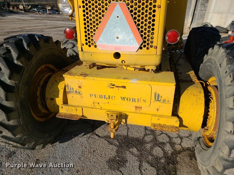 image for item MQ9615 1971 Caterpillar  112F rigid frame motor grader