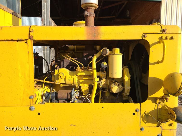 image for item MQ9615 1971 Caterpillar  112F rigid frame motor grader