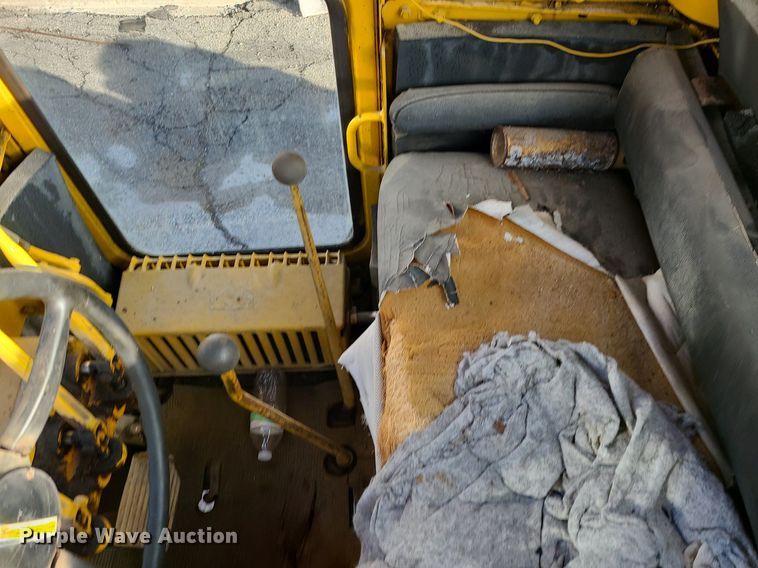 image for item MQ9615 1971 Caterpillar  112F rigid frame motor grader